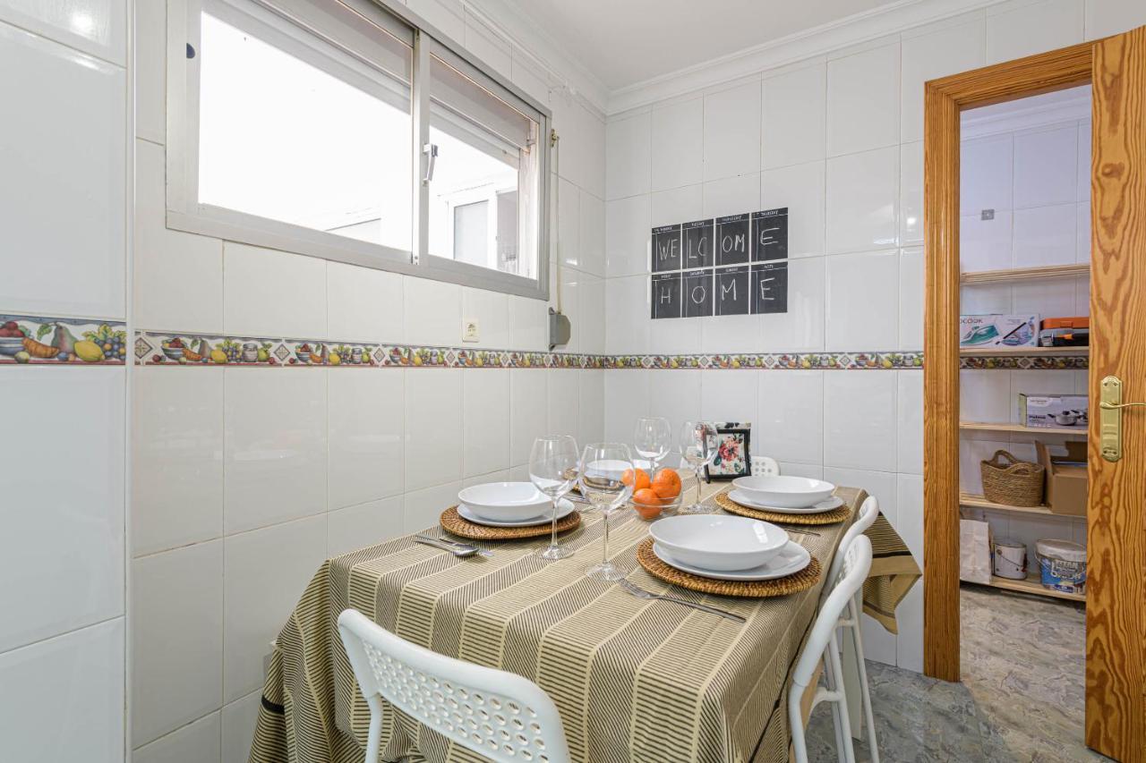 Wintowinrentals Ubicacion Fabulosa, Completo Apartamento Con Parking En El Soho De Malaga Luaran gambar