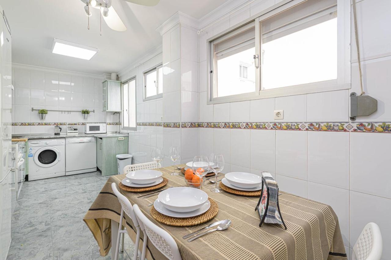 Wintowinrentals Ubicacion Fabulosa, Completo Apartamento Con Parking En El Soho De Malaga Luaran gambar